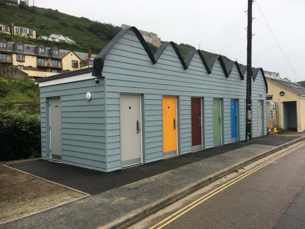 For this contract we have created a row of attractive public toilets by the beach in the lovely village and fishing port of Portreath in North Cornwall.
